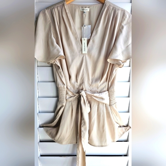 Max Studio Blouse V neck Elastic Band Belt Ivory Beige size  L - Picture 1 of 7